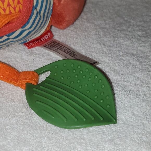Skip & Hop Fox Multi Sensory Teething Plush - Picture 3 of 13